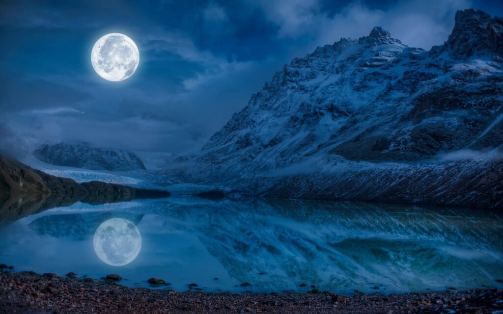 agua de luna llena horizonte